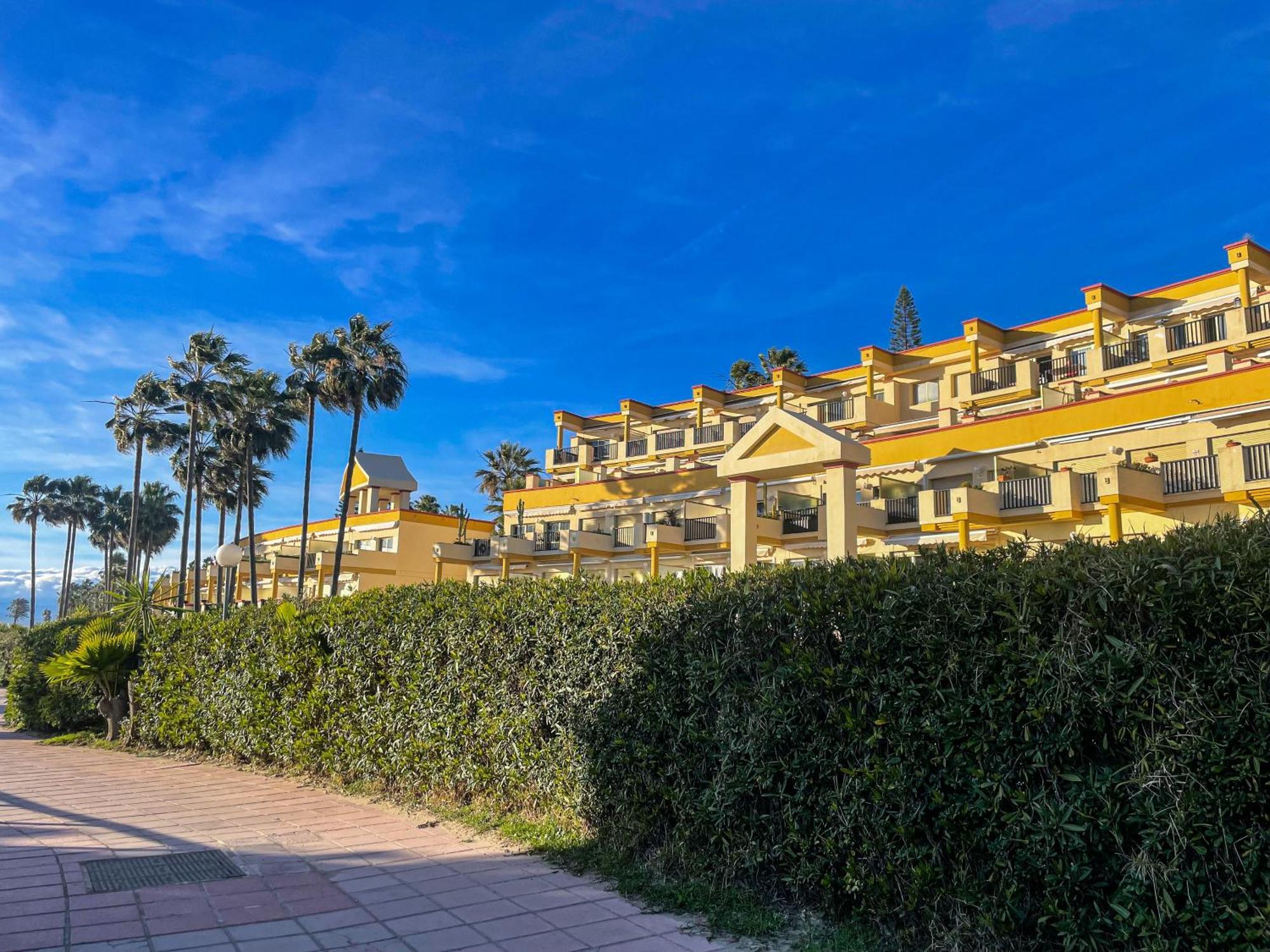 Modern Beach Apartment Romana Playa 723 In Marbella, Elviria Kültér fotó